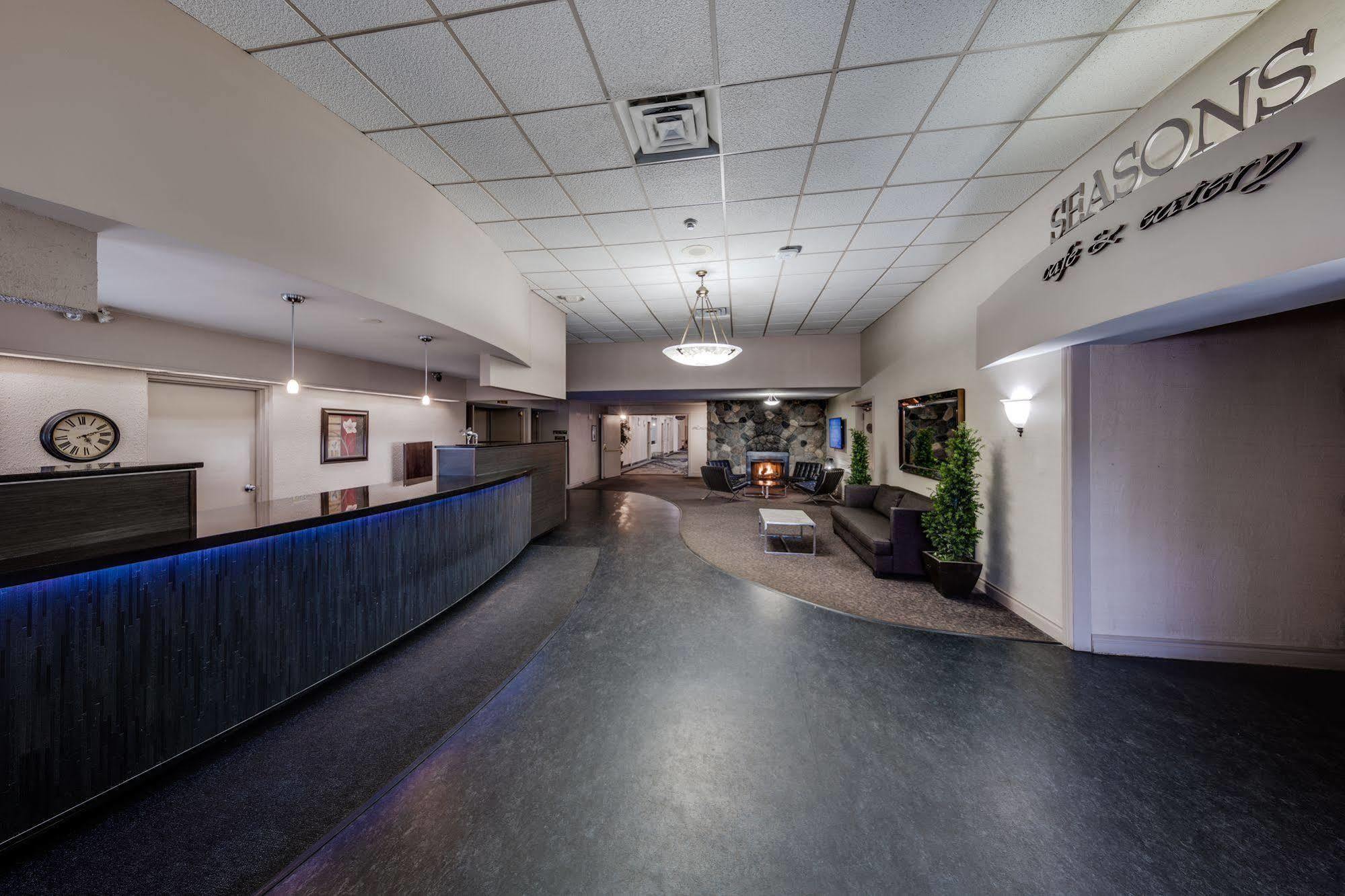 Heritage Inn Hotel & Convention Centre - Moose Jaw Exterior foto